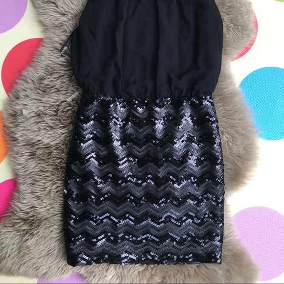 Guess Dress - Picture 2 of 4